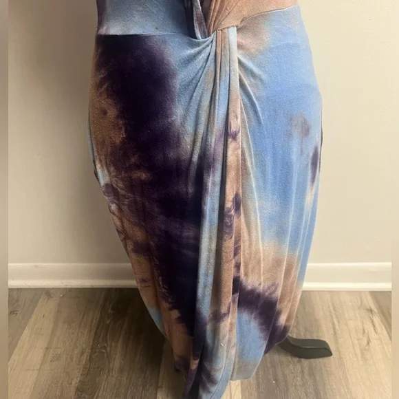Asymmetrical Twisted Waist Tie Dye Dress! - Picture 6 of 14
